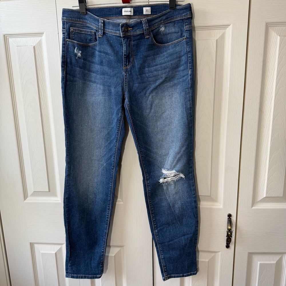 Sneak Peek Sexy Boyfriend Skinny Jeans Women’s size 30 Distressed Mid Rise